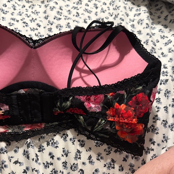 Victoria’s Secret Floral Lace Bralette - Black and Red - Picture 9 of 9